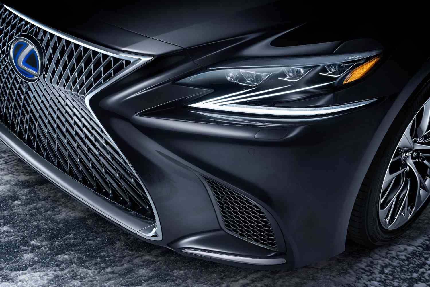 Lexus LS 500h AWD Luxury