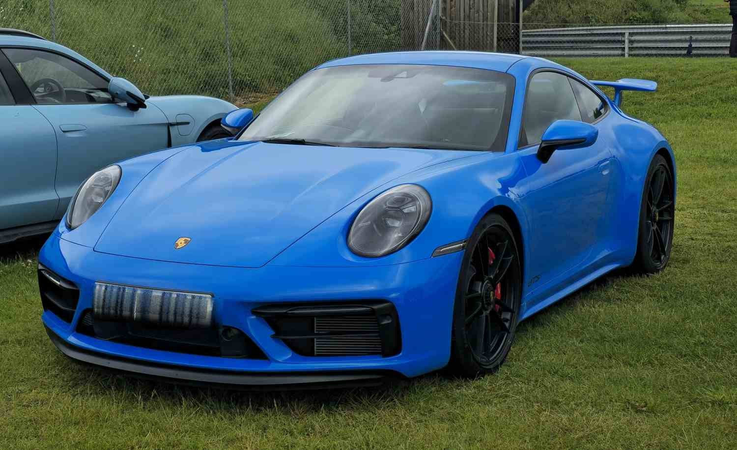 Porsche 911 Carrera GTS manuell