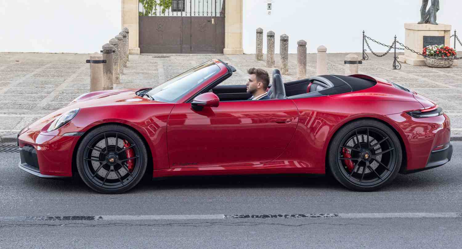 Porsche 911 Carrera 4 GTS Cabriolet Manuell