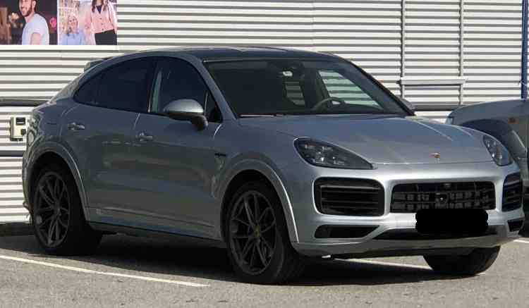 Porsche Cayenne E-Hybrid 462 hk