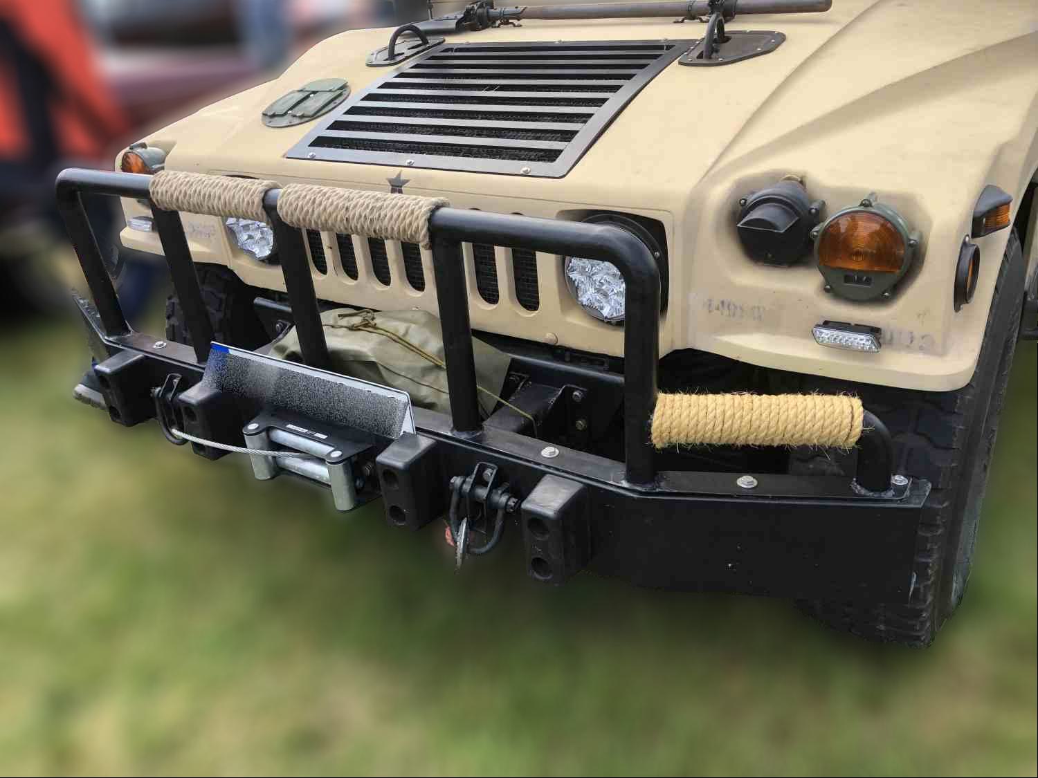 Hummer AM General HMMWV 6,2 liter M998