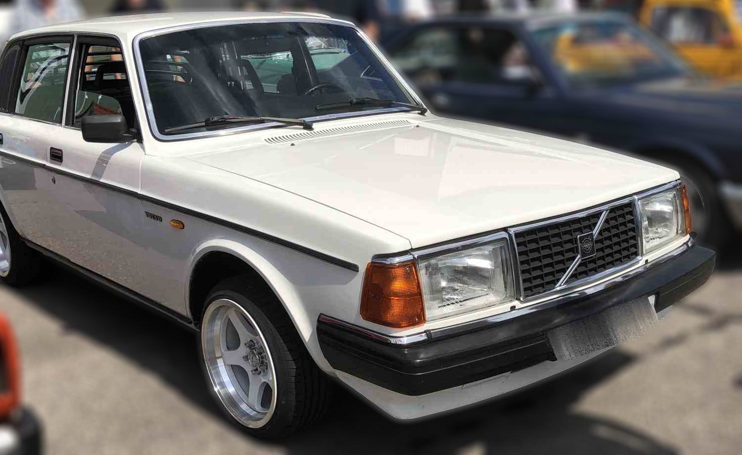 Volvo 240 2,3 112 hk 83mod