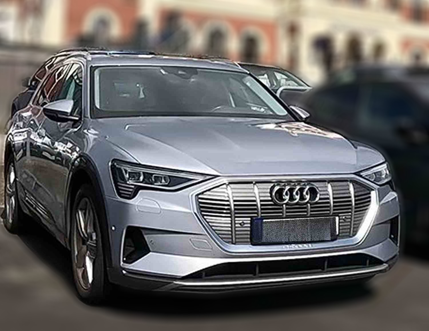 Audi E-tron 55 S line