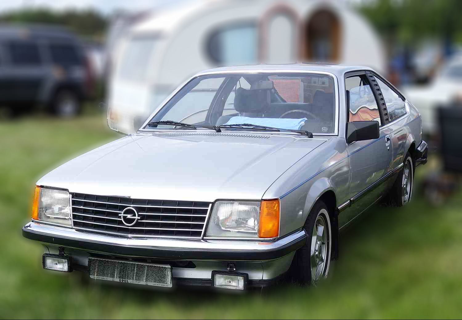 Opel Monza 2,5, 136hk 82mod A1