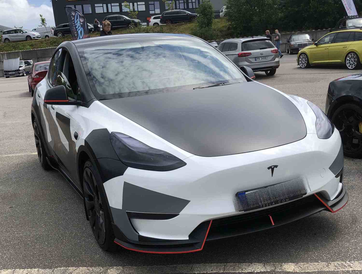 Tesla Y Y-Performance_-24 Ku versjon