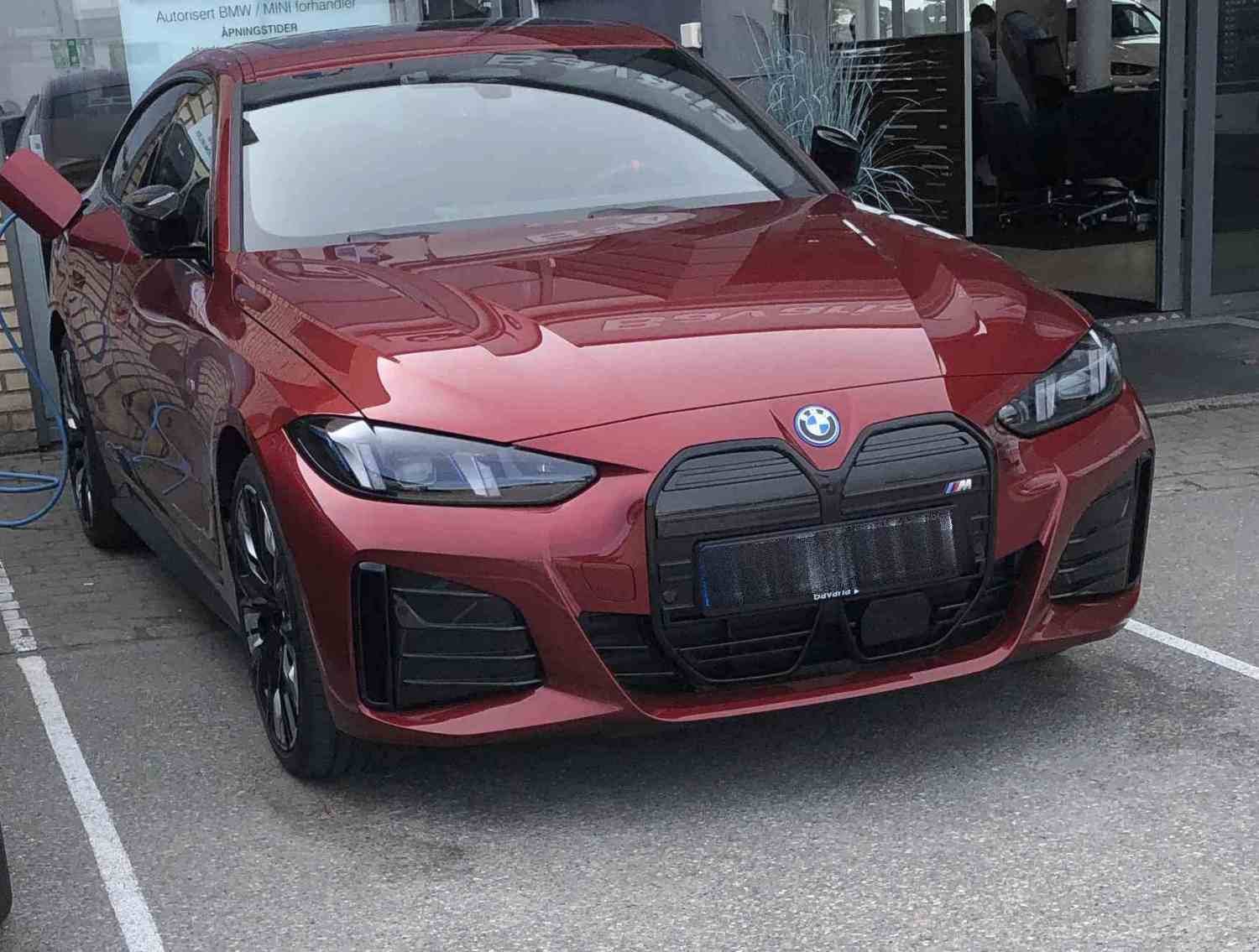 BMW i4 M50 i4 M50 Charged 25 rød