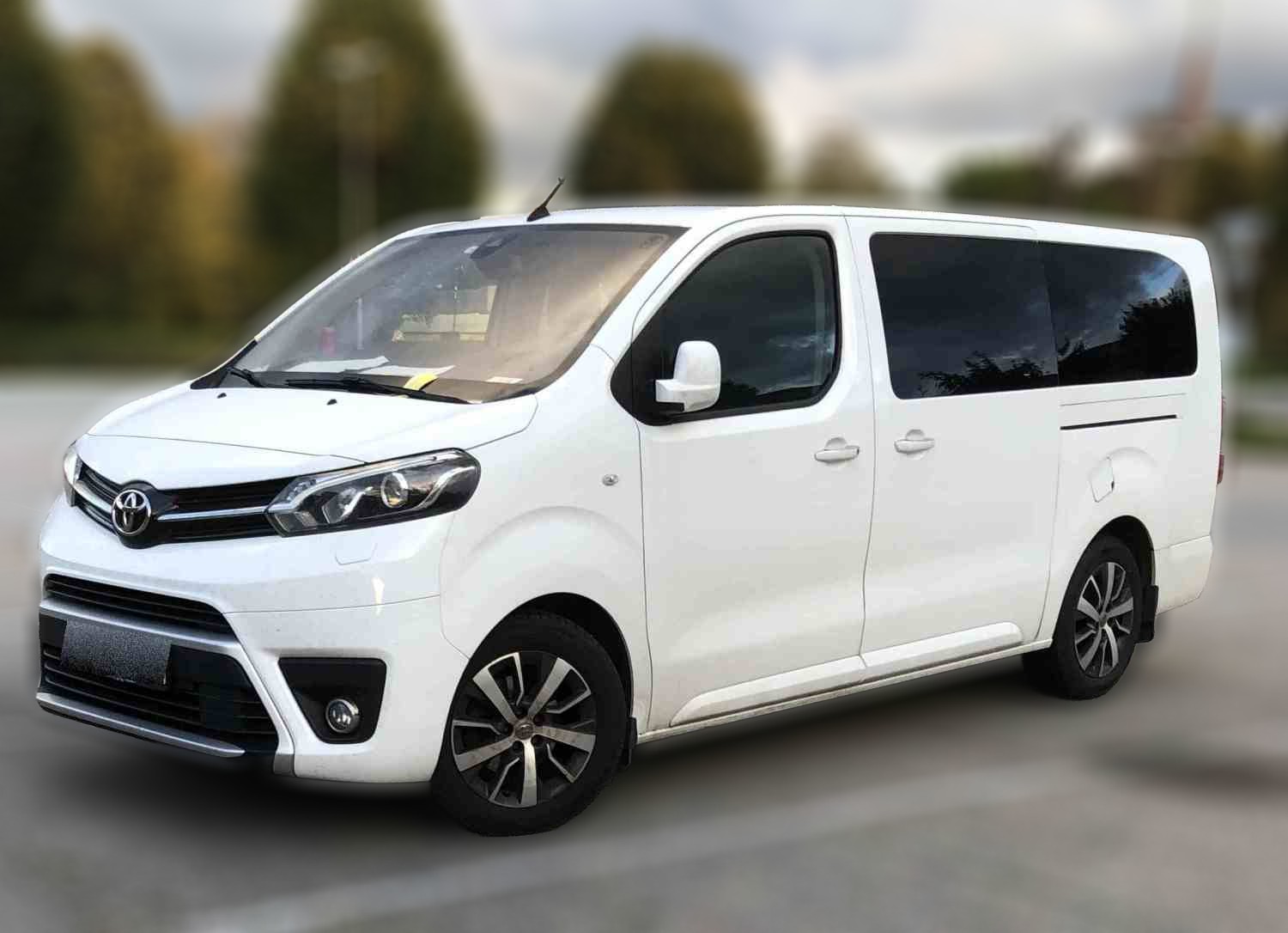 Toyota Proace Verso Executive Shuttle Medium L2