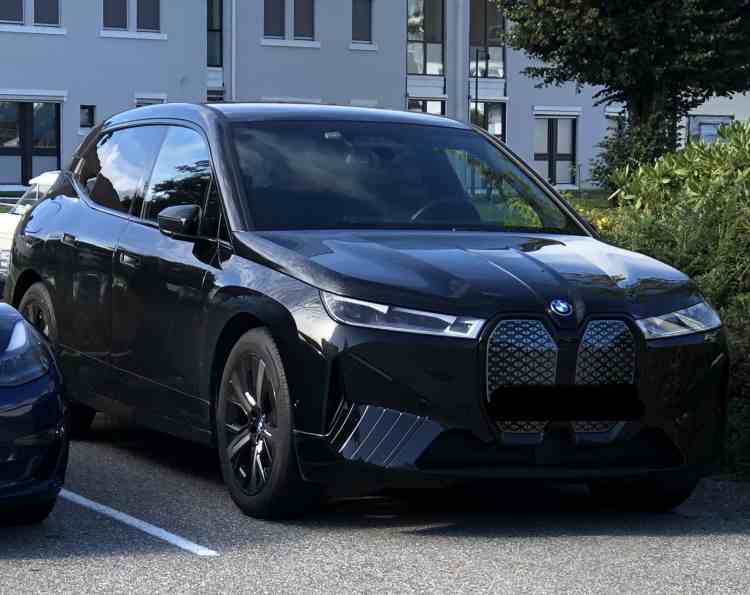 BMW IX iX xDrive40 Charged Plus