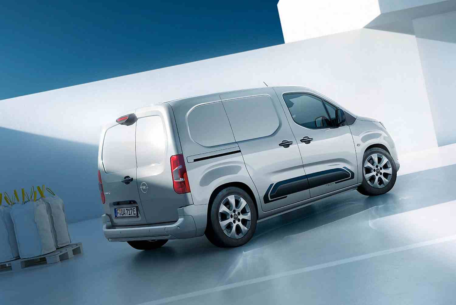 Opel Combo-e varebil. COMBO-e Cargo, 20 L2. 4x4