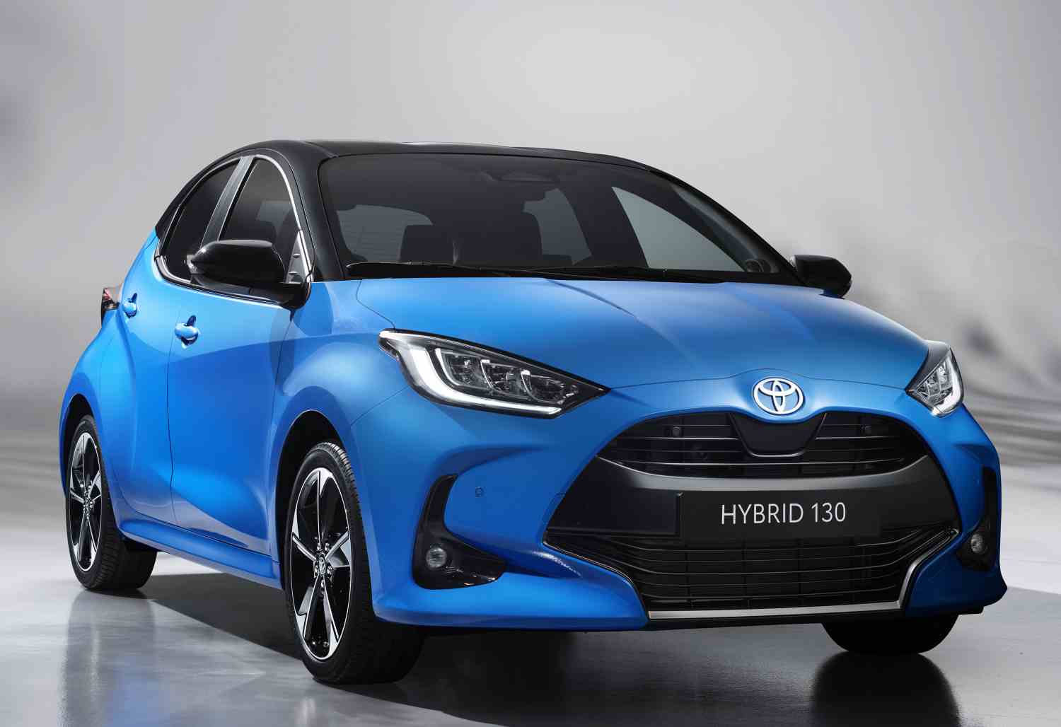 Toyota Yaris Style Tech Bi-tone