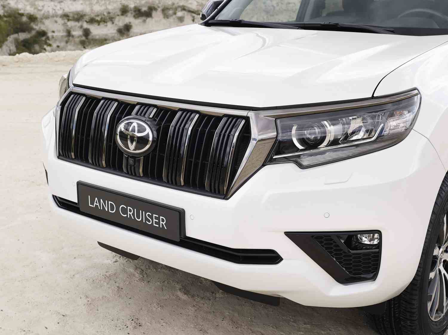 Toyota Land-Cruiser DLX Varebil SUV 5d