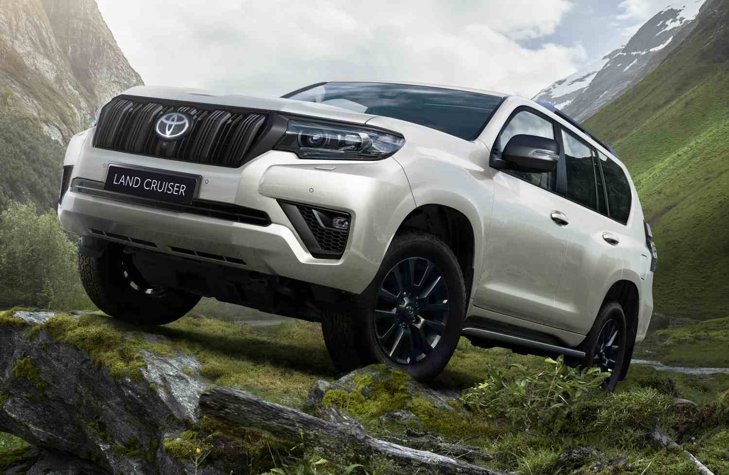 Toyota Land-Cruiser GXP 7S Personbil SUV 5d