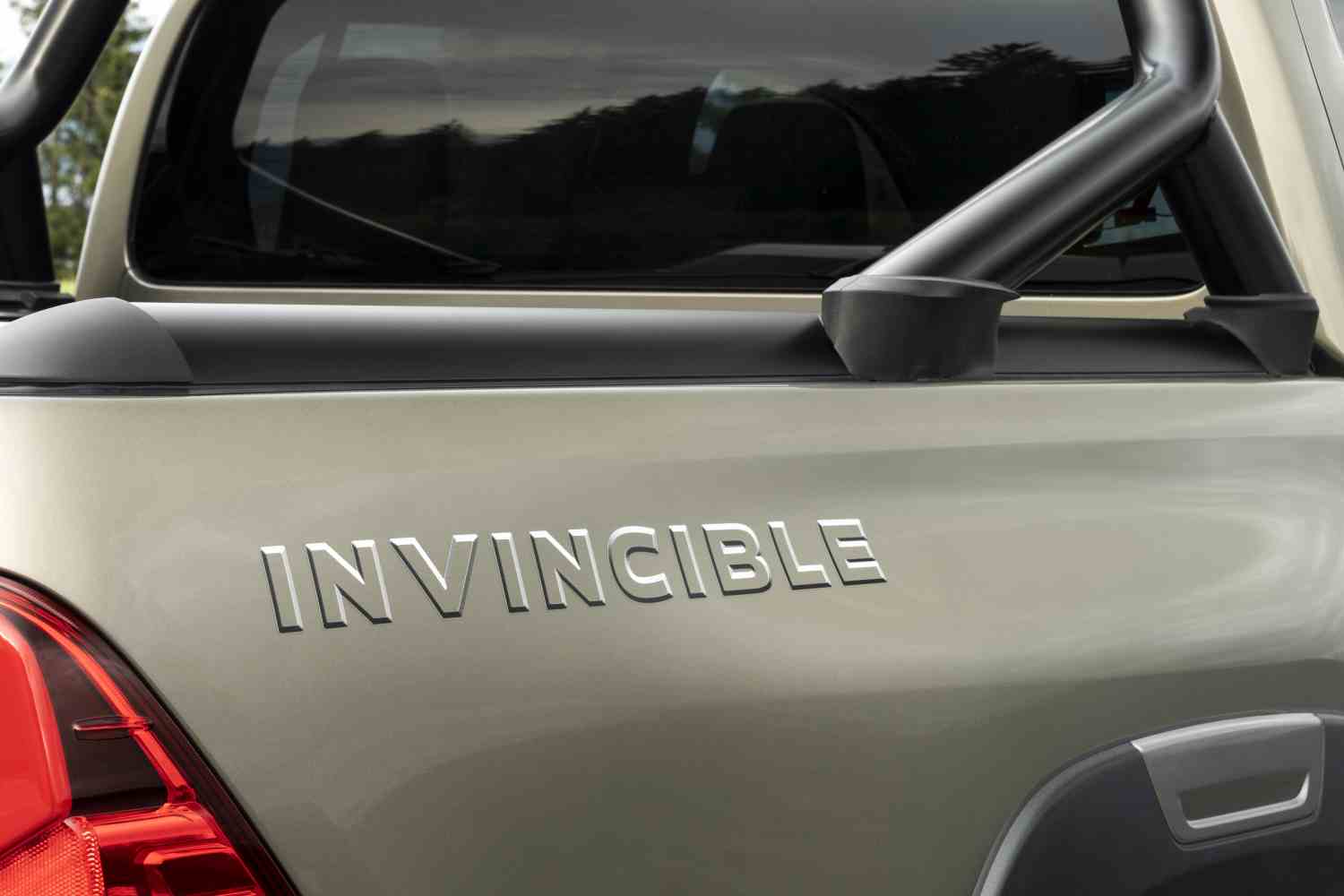 Toyota Hilux D-cab Hilux 2,4 150hk D-Cab 4WD SR