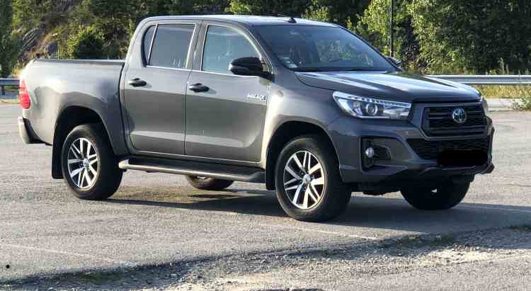Toyota Hilux D-cab Hilux 2,4 150hk D-Cab 4WD SR aut