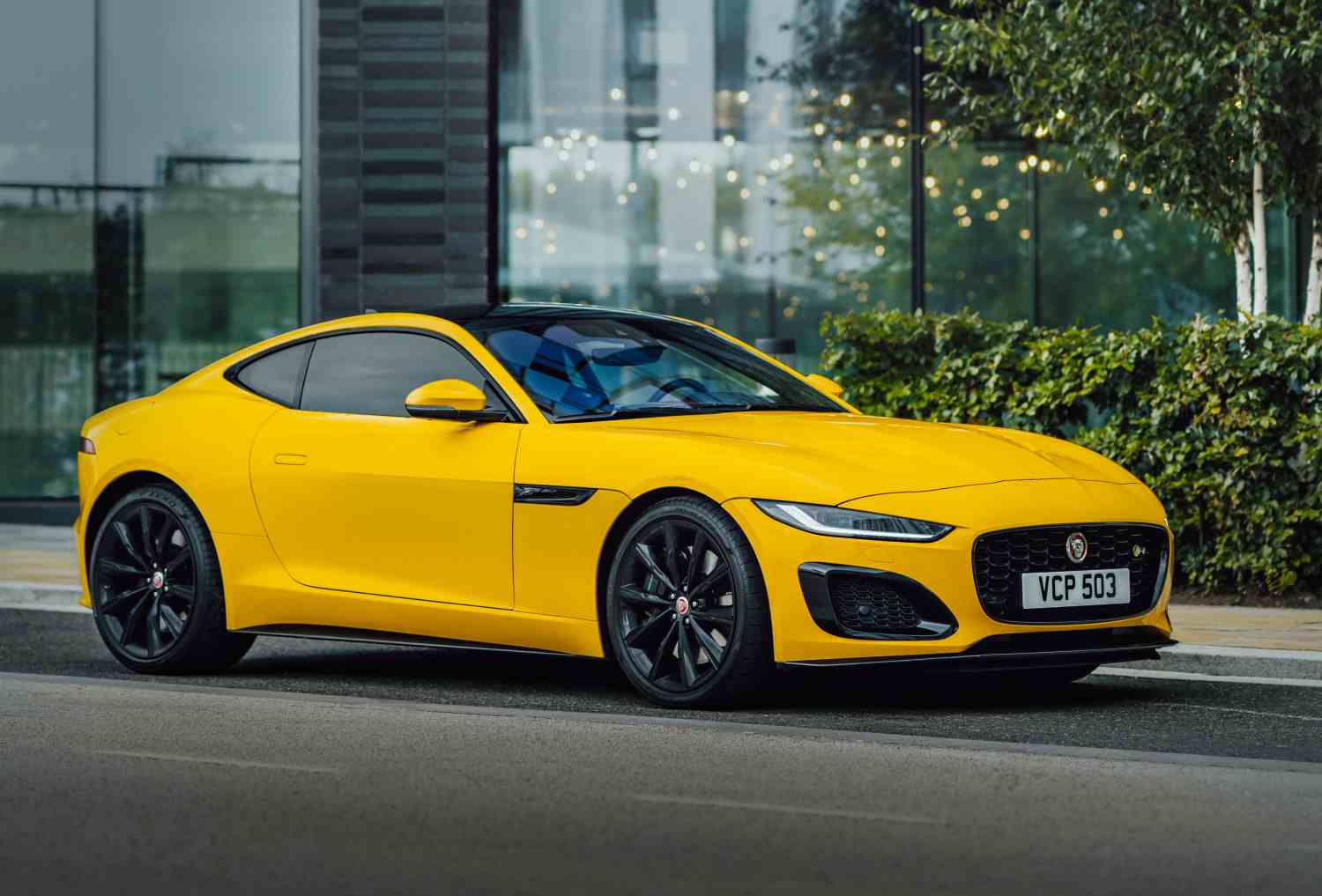 Jaguar F-Type F-TYPE 5,0 S/C 450hk R-Dynamic Black