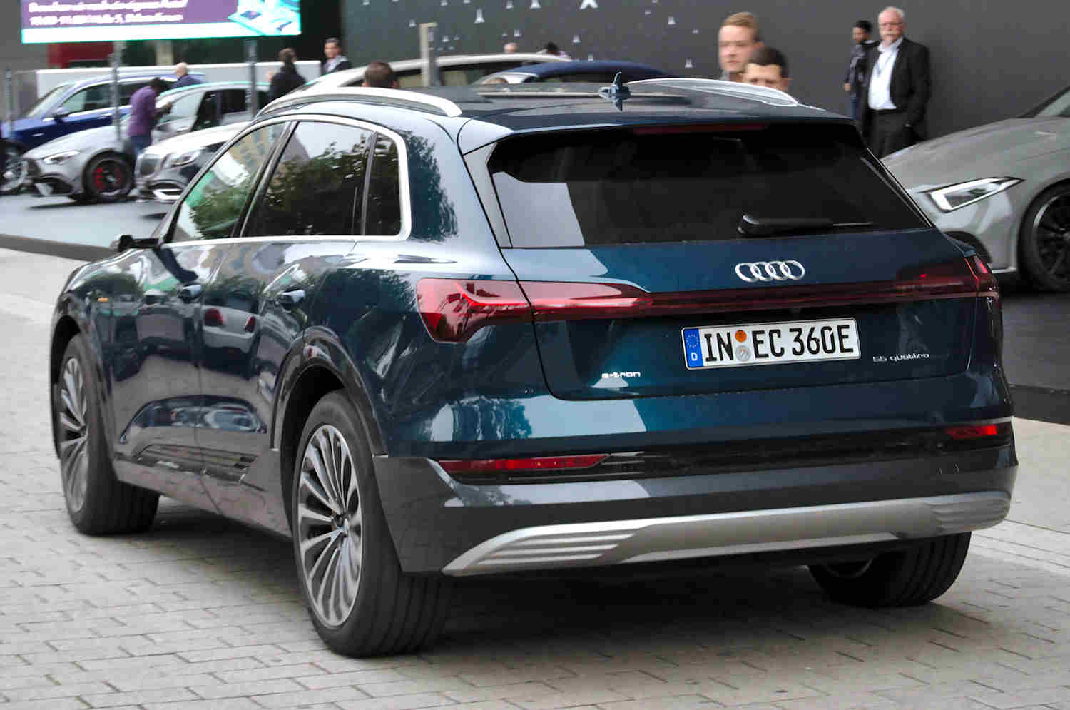 Audi E-tron 60 S Plus
