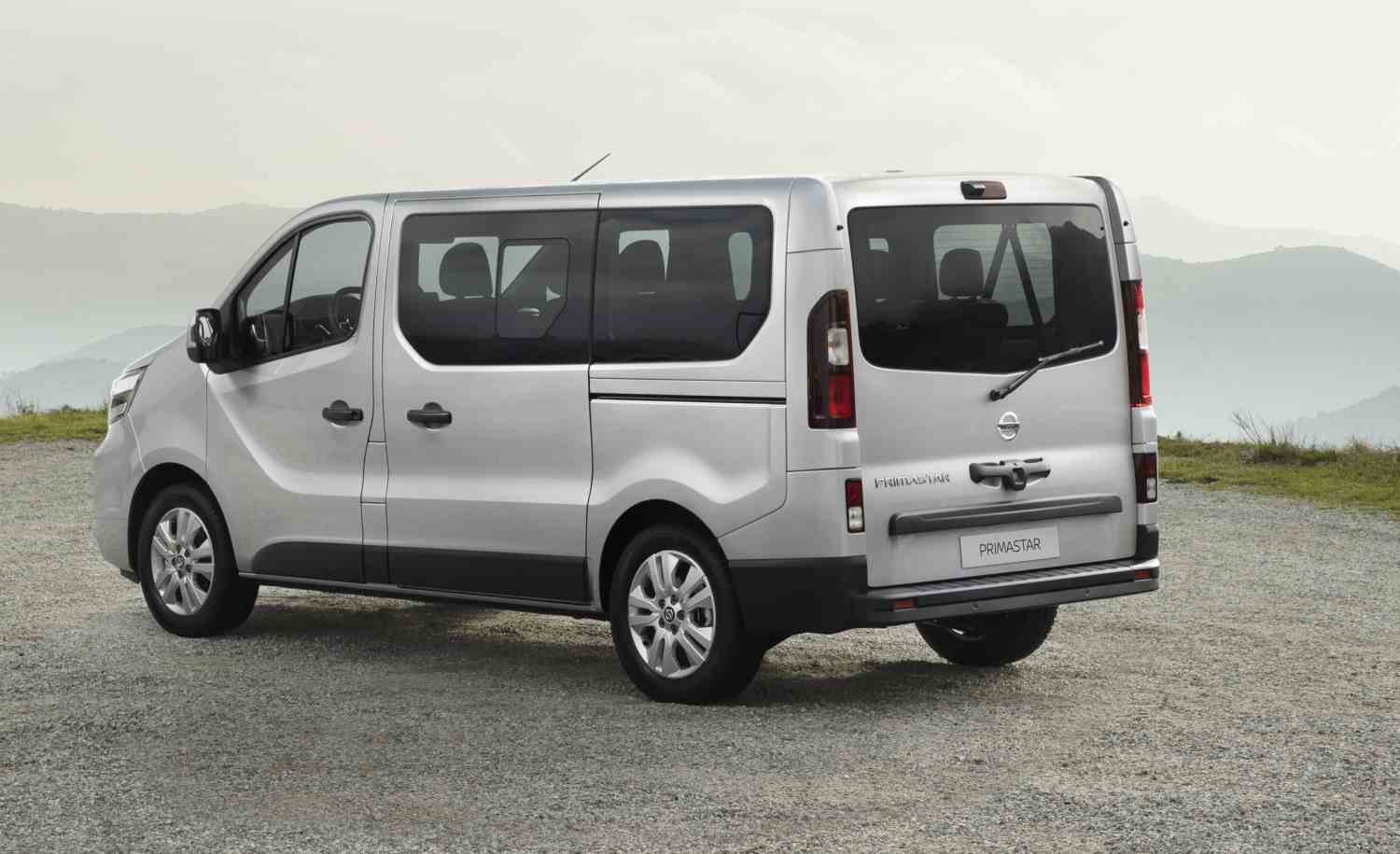 Nissan Primastar minibuss 2.0 dCi 150 L2H1 N-Connecta 9 seter automat