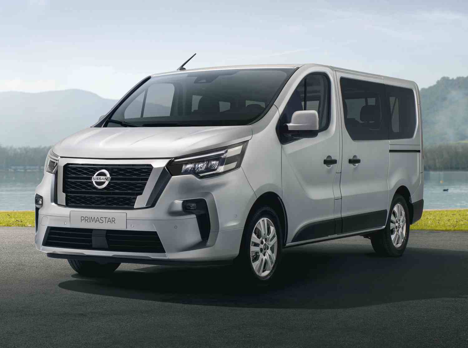 Nissan Primastar minibuss 2.0 dCi 170 L2H1 Tekna 9 seter automat