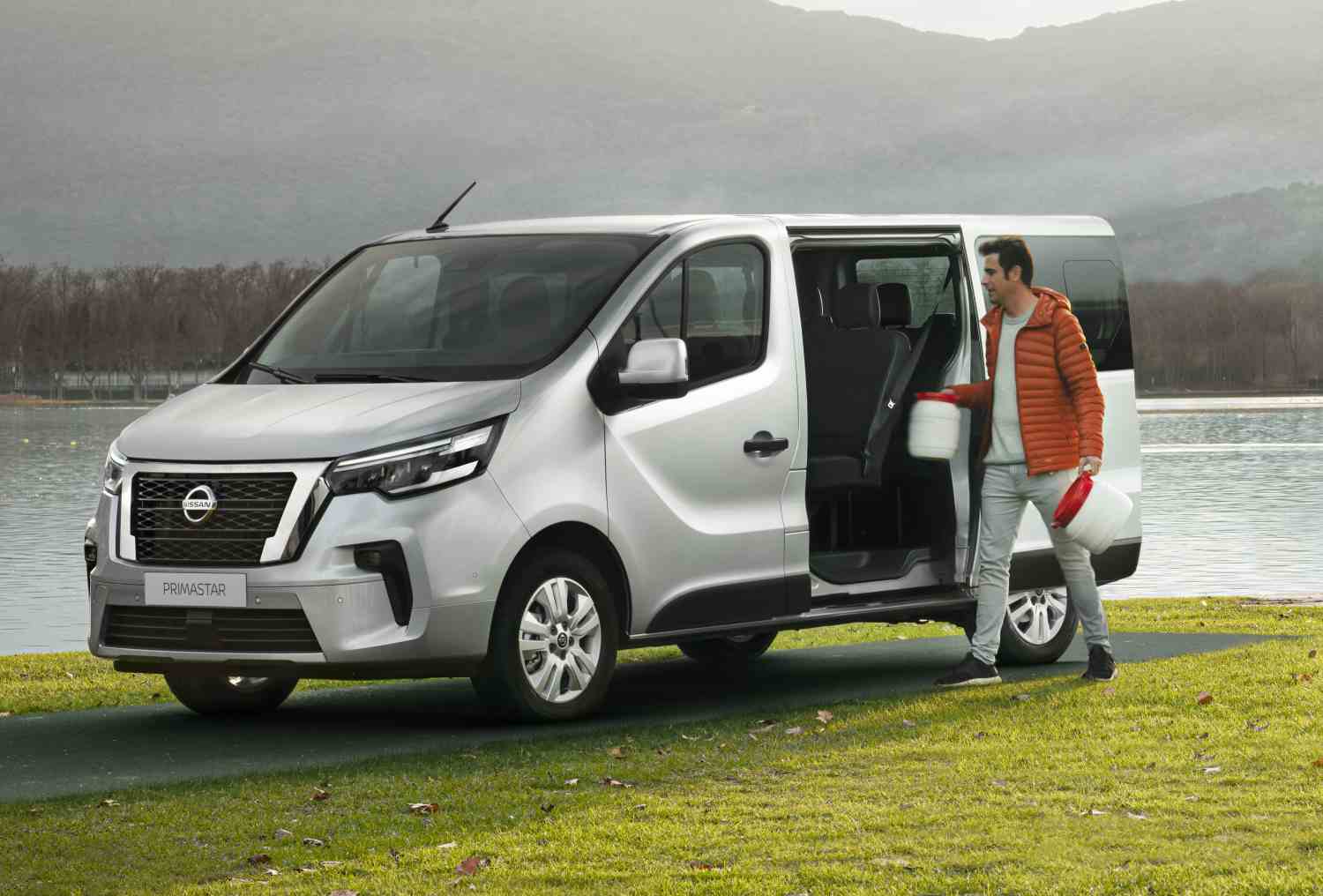 Nissan Primastar minibuss 2.0 dCi 150 L2H1 Tekna 8 seter manuell
