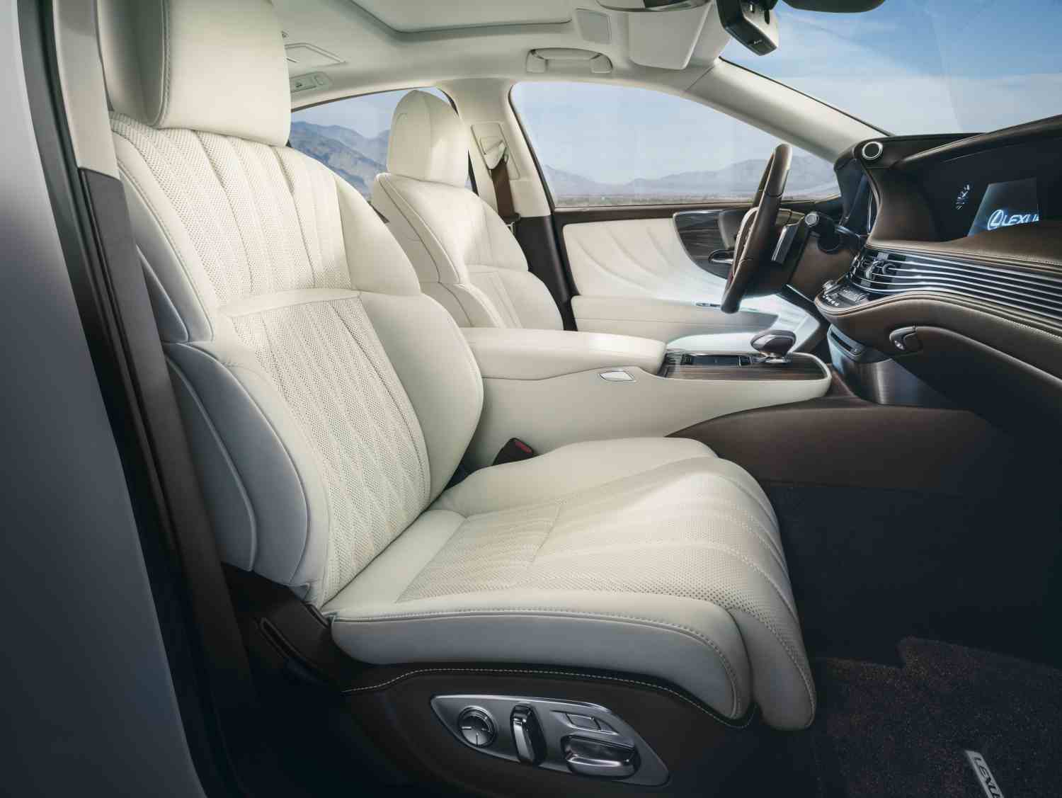 Lexus LS 500h AWD Luxury Anniline Pack