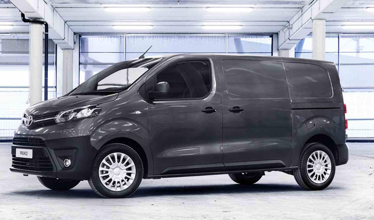 Toyota Proace Medium Comfort Varebil L1 120 hk manuell