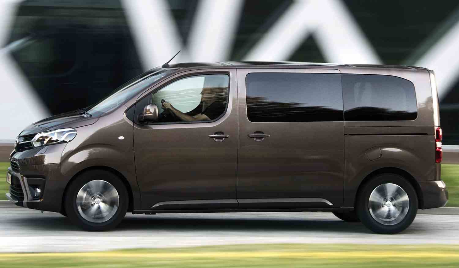 Toyota Proace Verso Executive Family Lang L2