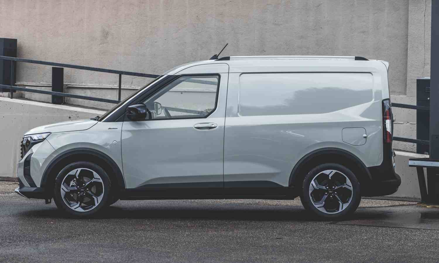 Ford Transit Courier 1.0L ECOboost 100HK Trend