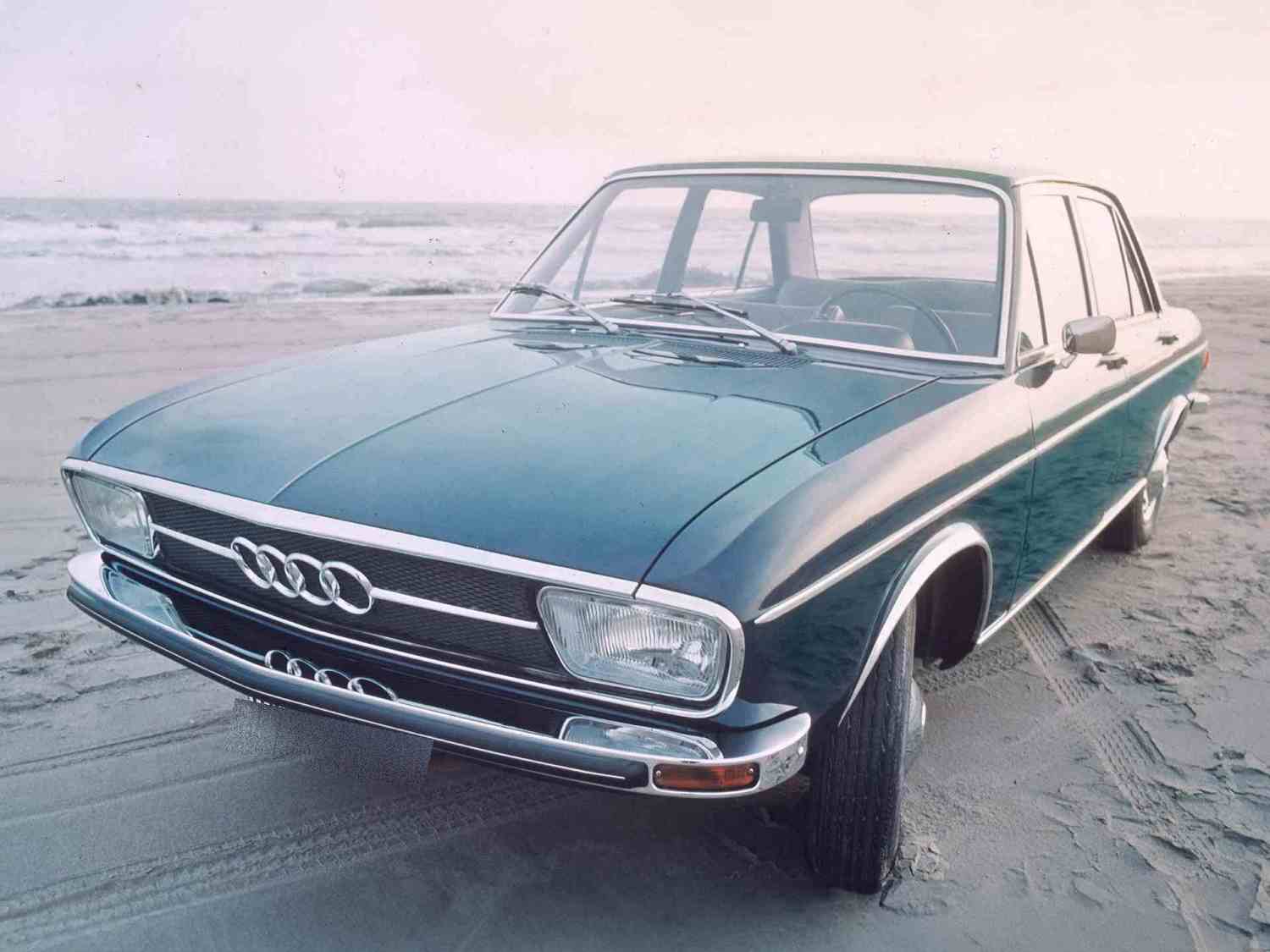 Audi 100 C1, 112 hk, 4 dørs