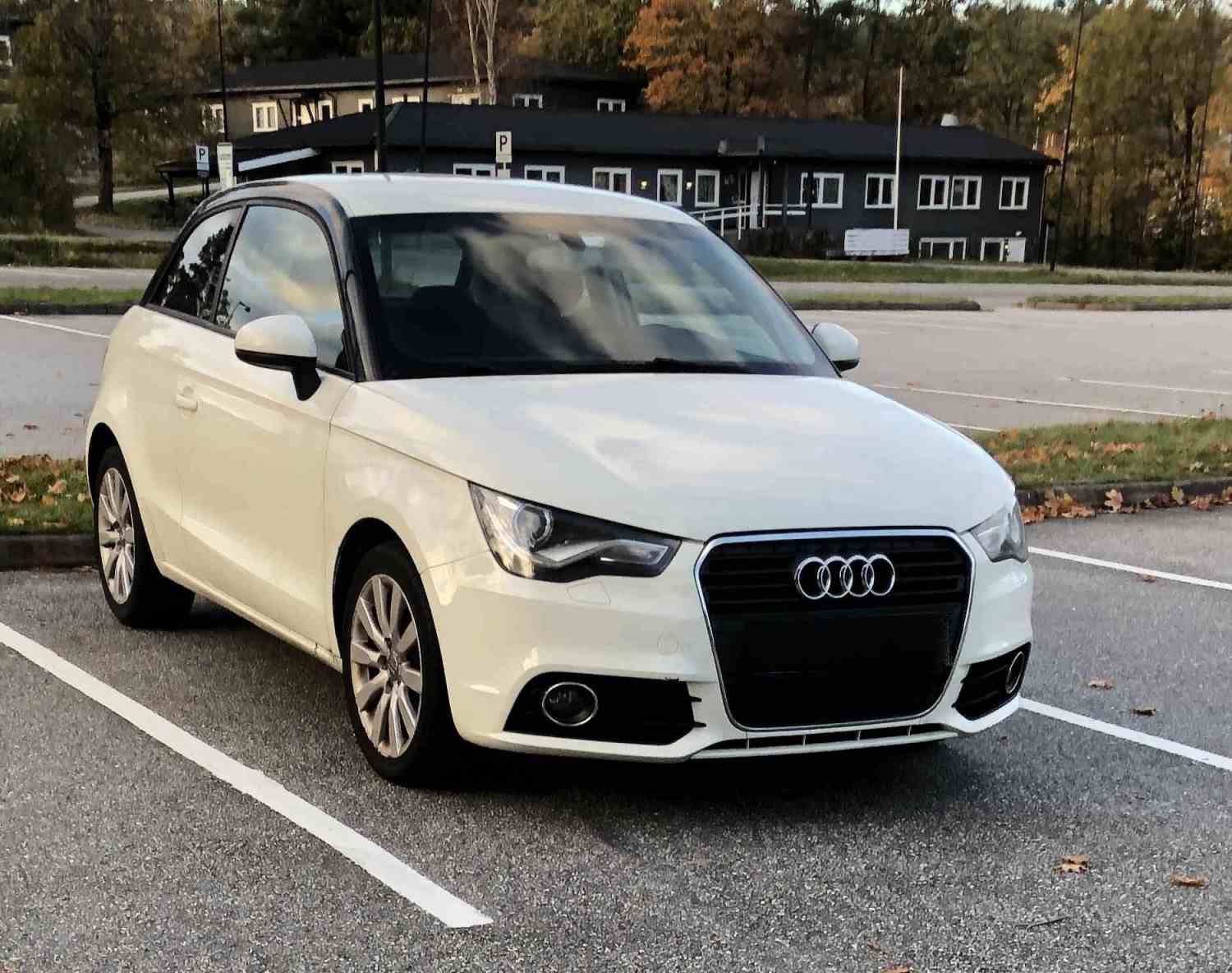 Audi A1. 1,6 diesel 90hk, 12mod