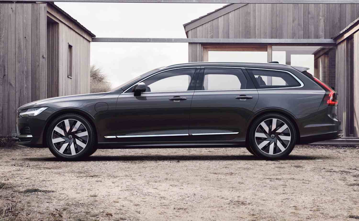 Volvo V90 + recharge T6 350 hk Ultra Dark