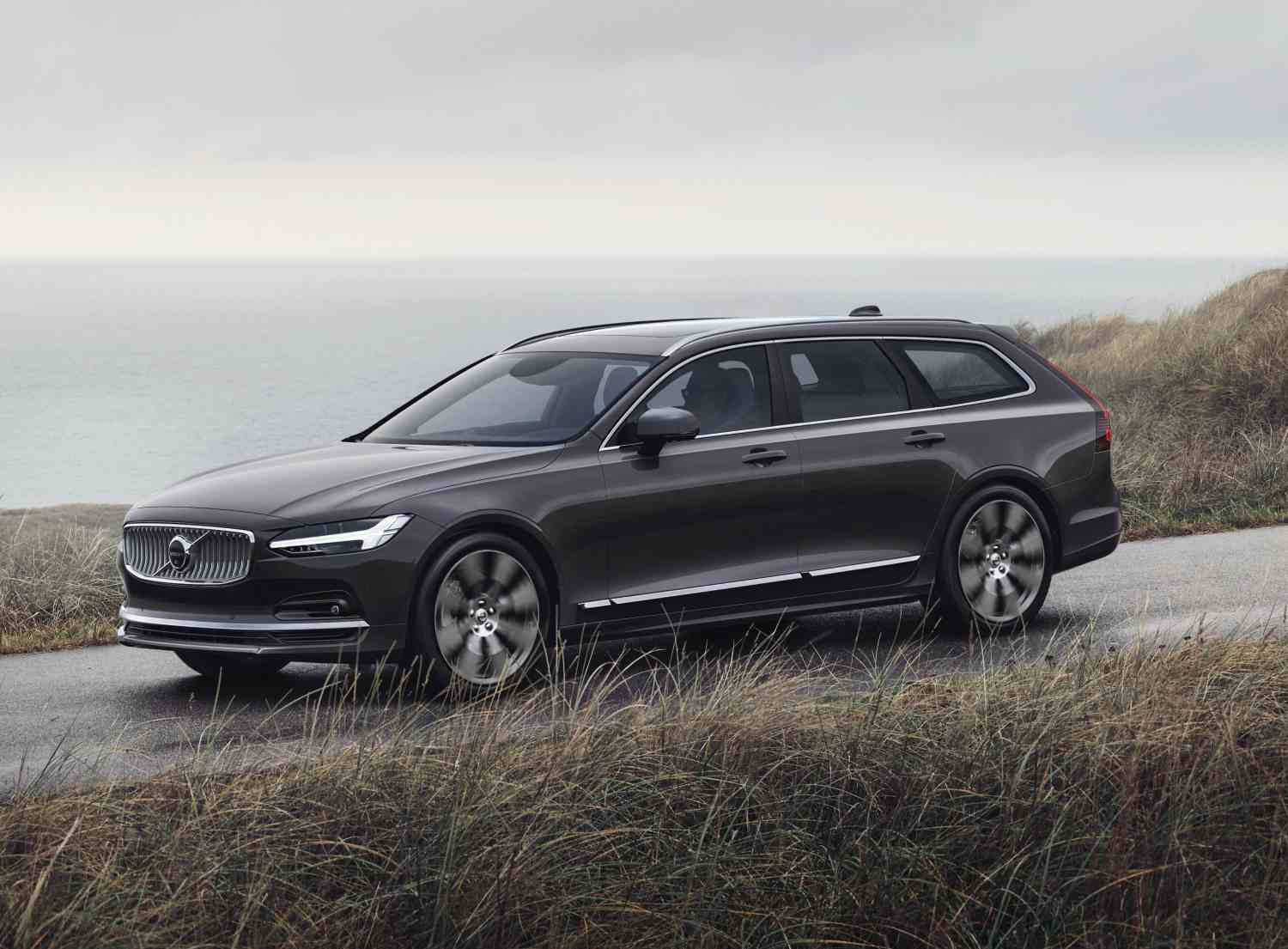 Volvo V90 + recharge T6 350 hk Plus edition Dark