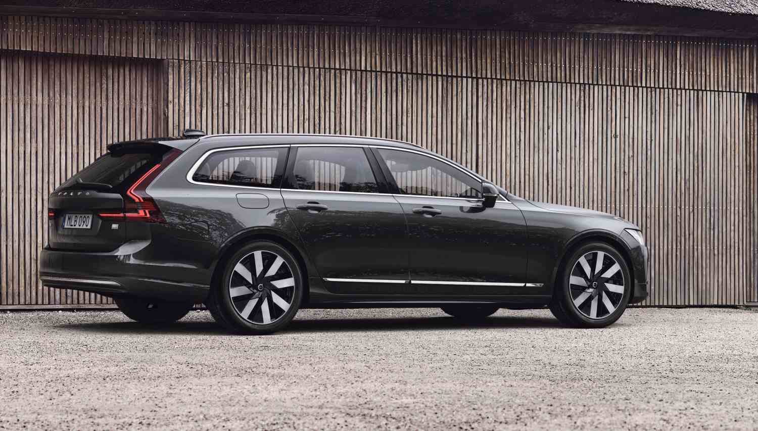 Volvo V90 + recharge T6 350 hk Ultra Bright