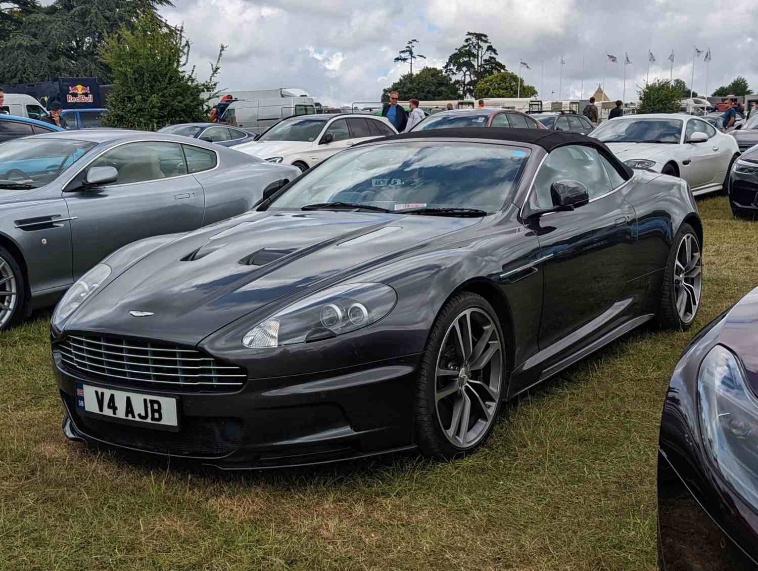 Aston Martin DBS Volante cabriolet