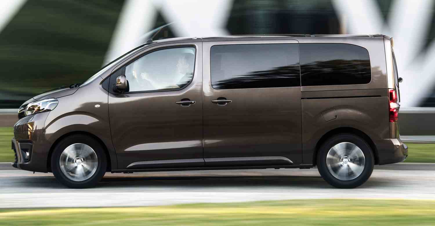 Toyota Proace Verso Executive Shuttle Medium L1