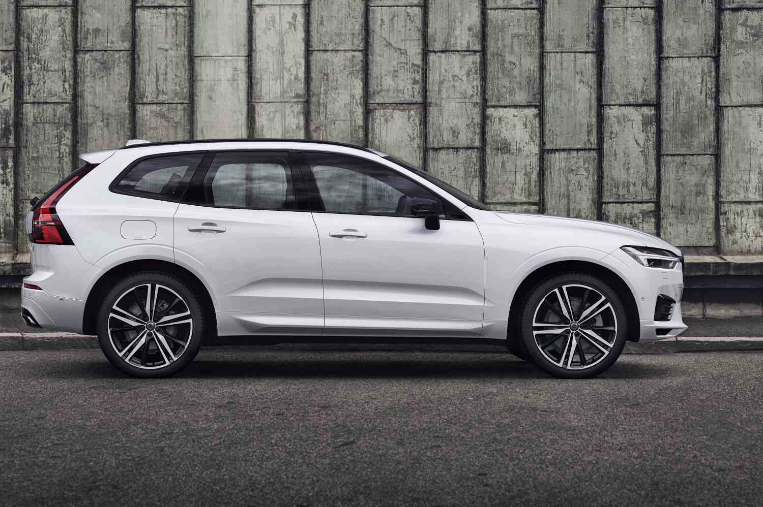 Volvo XC60 + Recharge T8 Recharge polestar Engineered