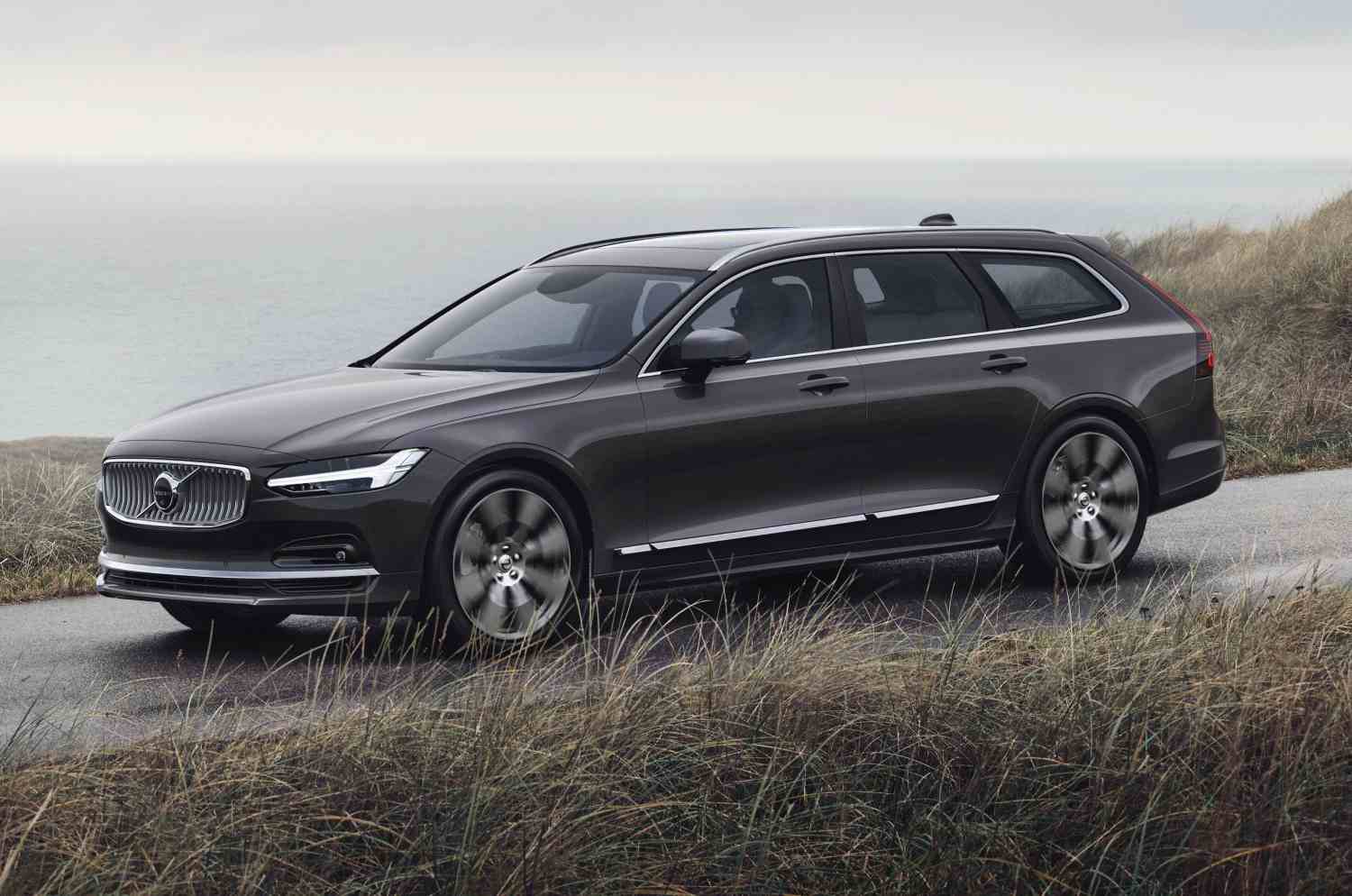 Volvo V90 + recharge T8 456 hk Plus Dark