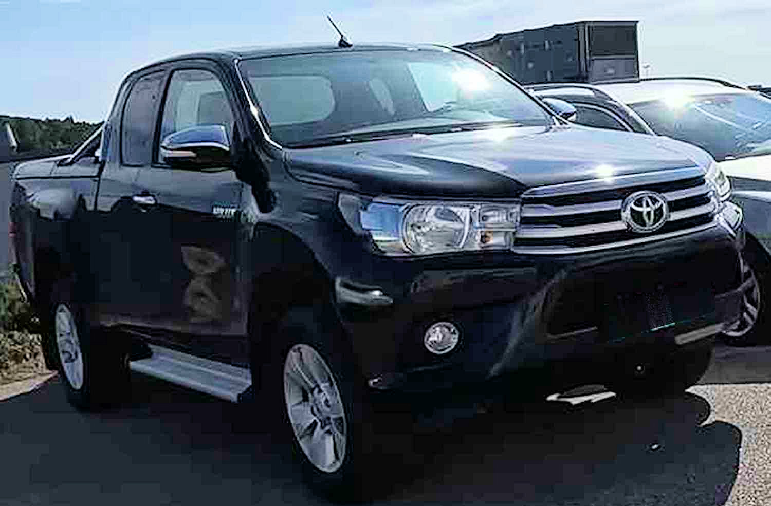 Toyota Hilux X-cab Hilux 2,4 150hk X-Cab 4WD 17mod