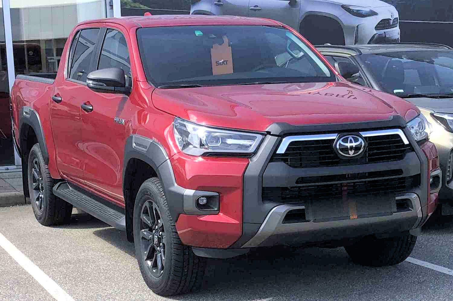 Toyota Hilux D-cab Hilux 2,8 204hk D-Cab 4WD 2024mod