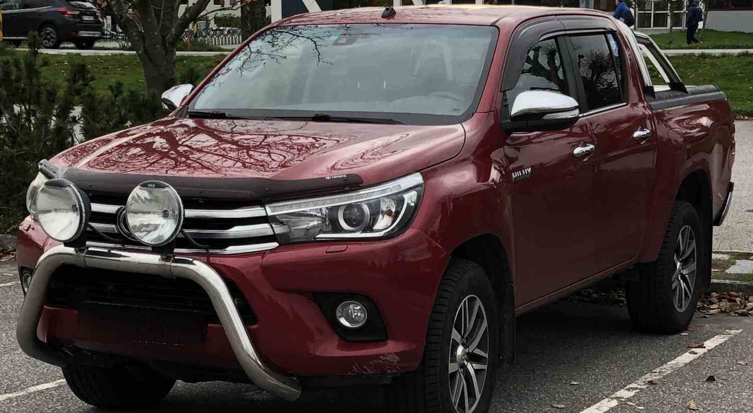 Toyota Hilux D-cab Hilux 2,4 150hk D-Cab 4WD 2017mod
