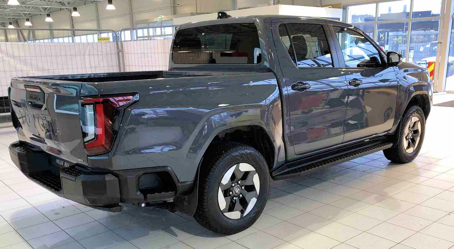 Toyota Hilux BEV Elektrisk Hilux AWD