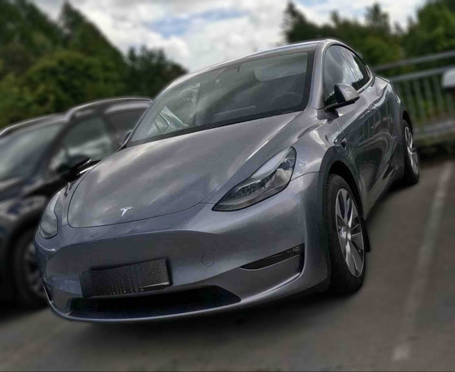 Tesla Y Long range_-24
