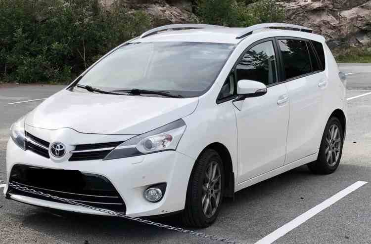 Toyota Verso AR20 2,0 D Manuell