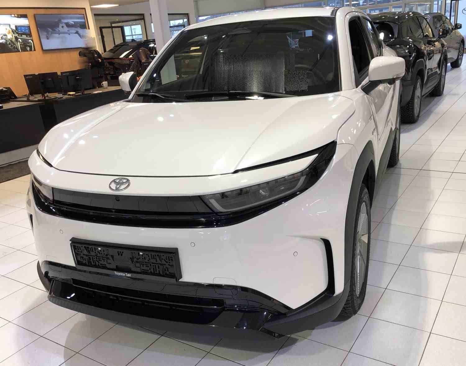 Toyota Urban-Cruiser Elektrisk 4WD 61 kwh Active