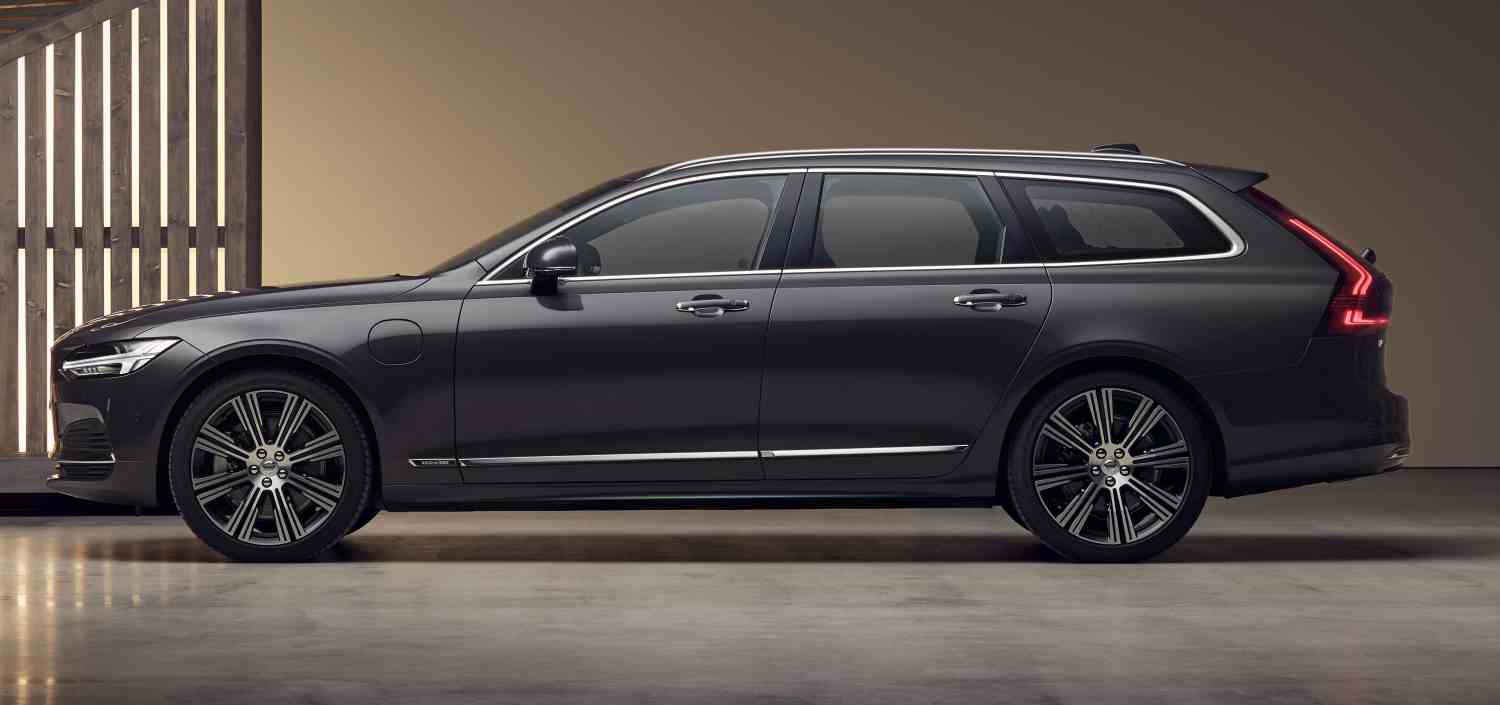 Volvo V90 + recharge B4 197 hk AWD aut. Cross country