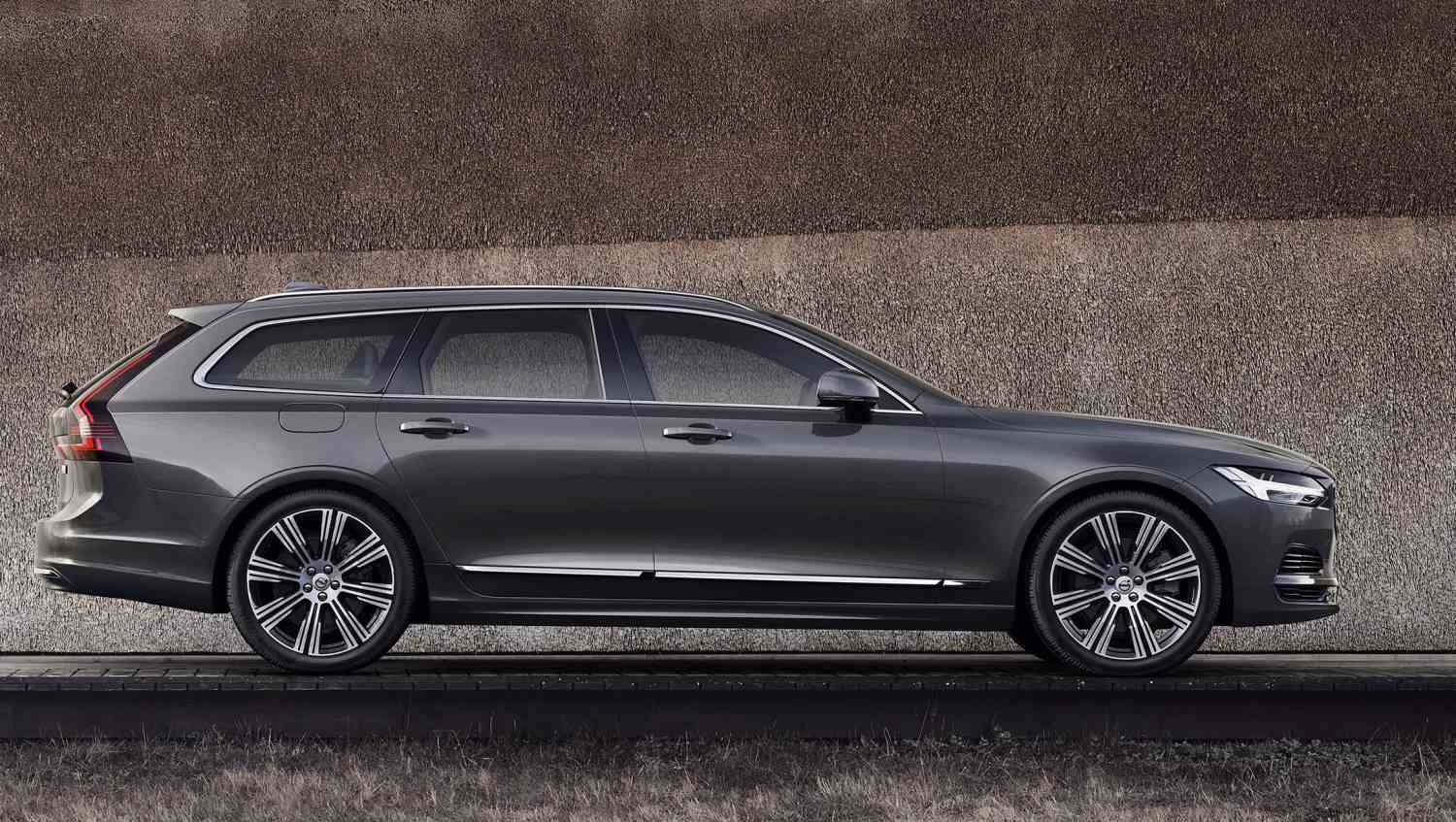 Volvo V90 + recharge B4 197 hk AWD aut. Cross country edition