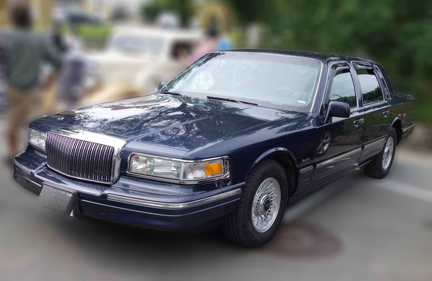 Lincoln Town-car Signature Series 212hk