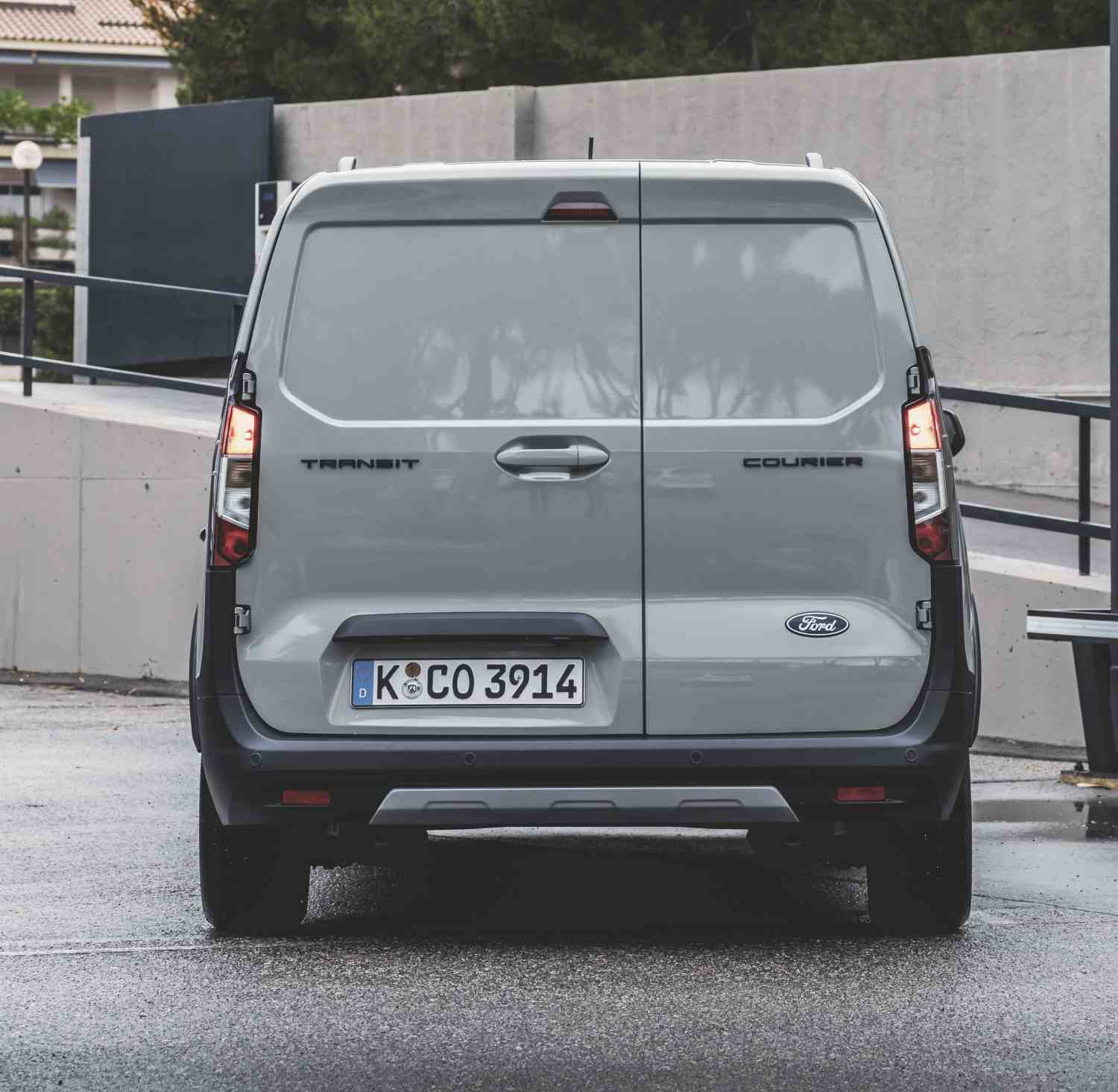 Ford Transit Courier 1,5L EcoBlue 100 HK Active
