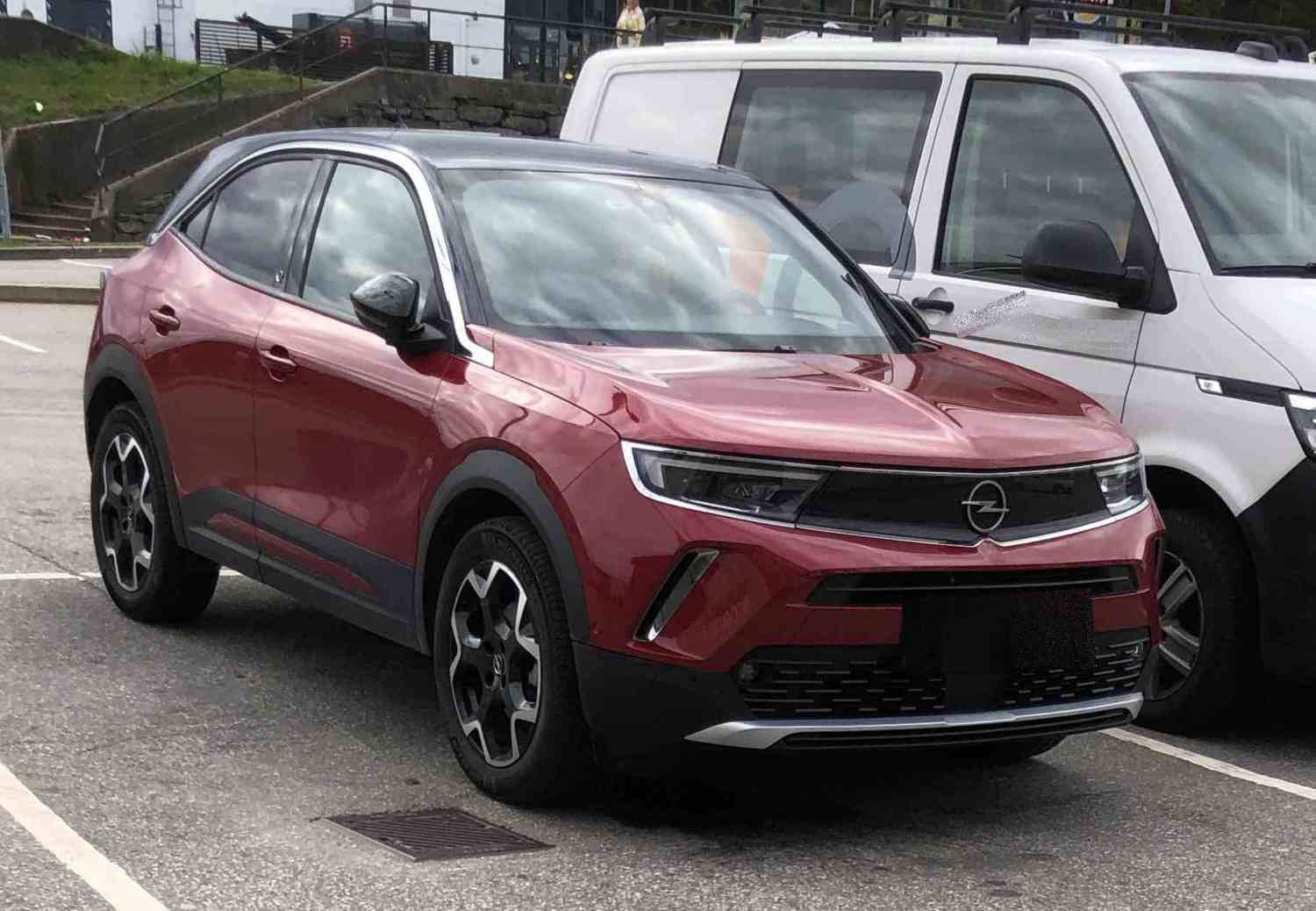 Opel Mokka-e Edition 136 hk, 50 kWt batteri rød