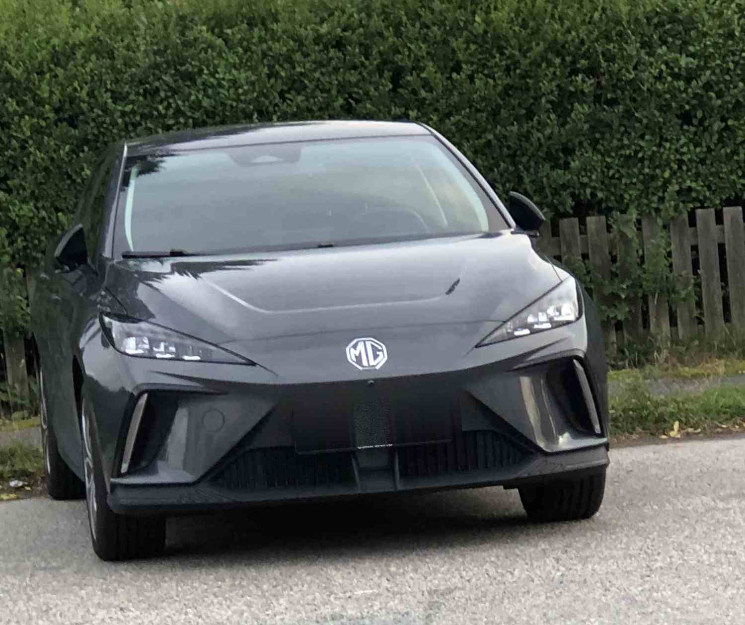 MG 4 64 kwh Luxury grå