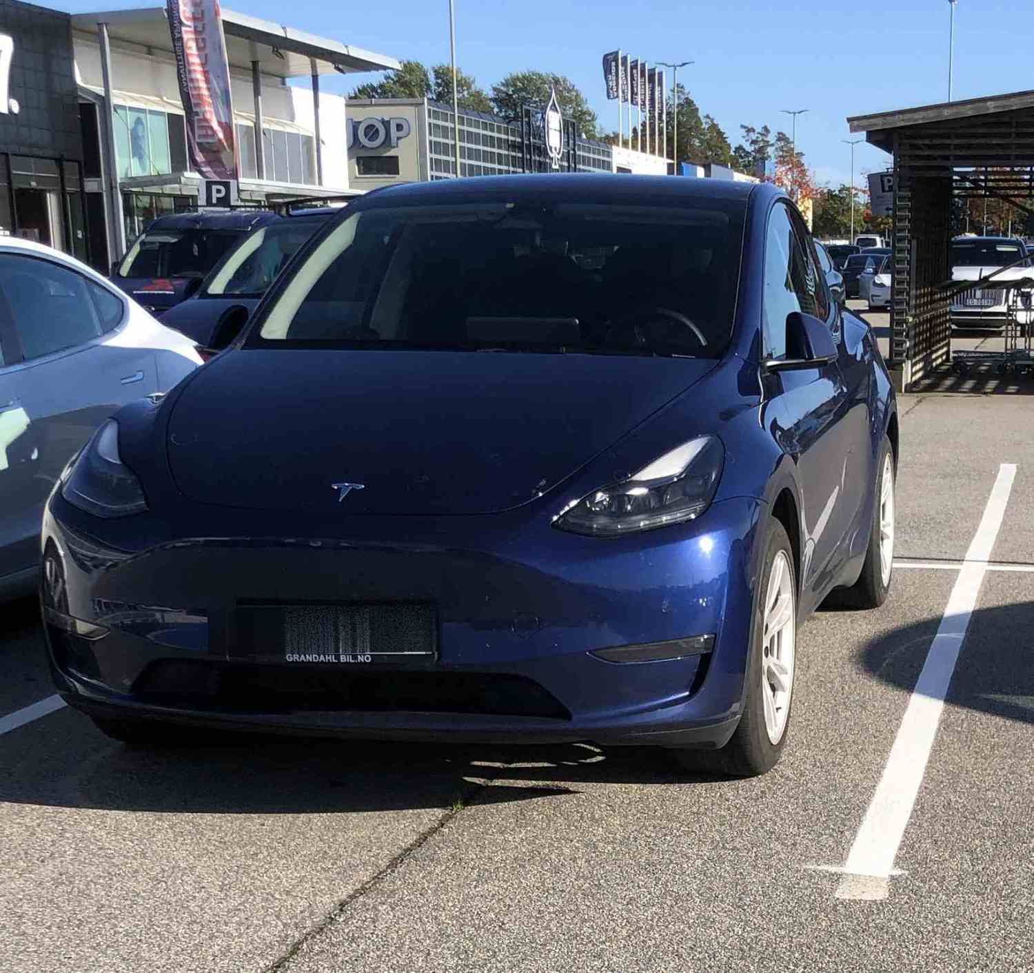 Tesla Y Long range AWD blå